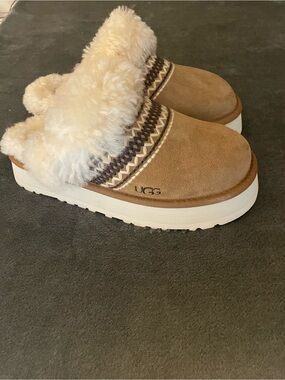 UGG Disquette Atherson Slippers NWOT